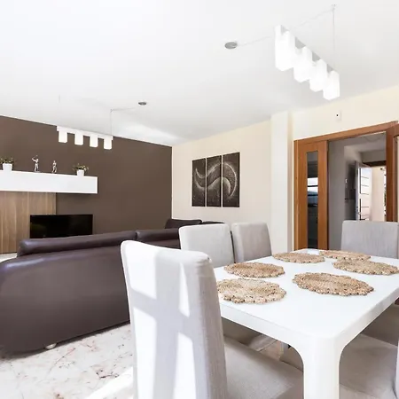 Home2book Private Pool & Terrace, Aloha Sun 빌라 코라레호