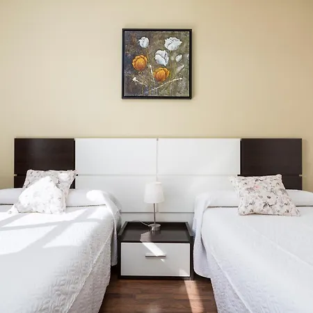 Home2book Private Pool & Terrace, Aloha Sun 别墅