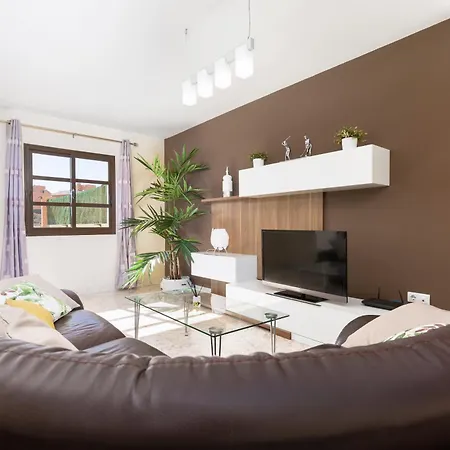 Home2book Private Pool & Terrace, Aloha Sun 别墅 *